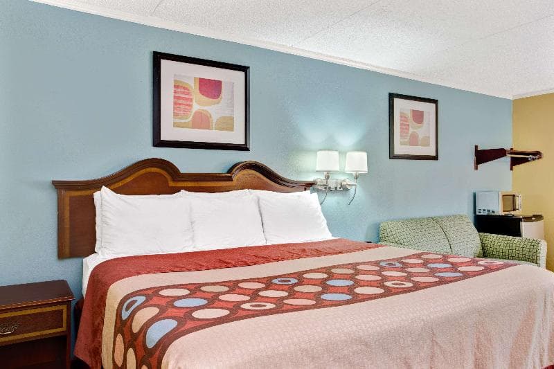 Super 8 By Wyndham Raleigh Downtown photo 1