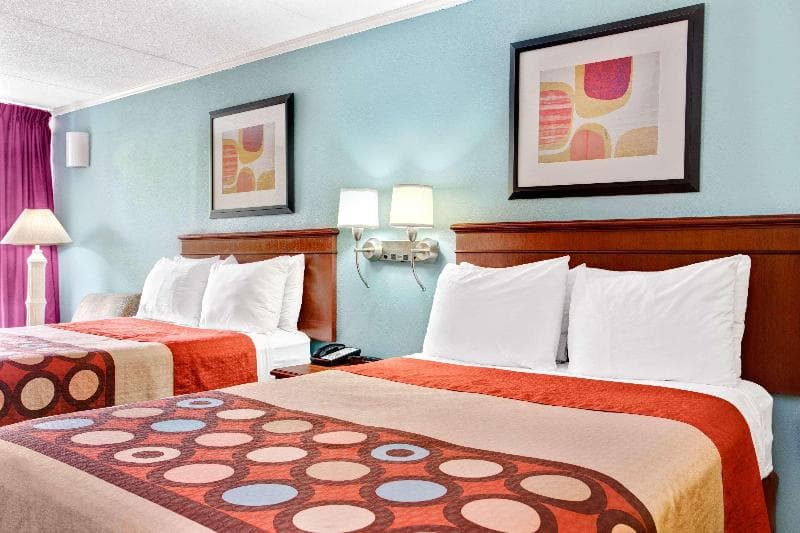Super 8 By Wyndham Raleigh Downtown 4