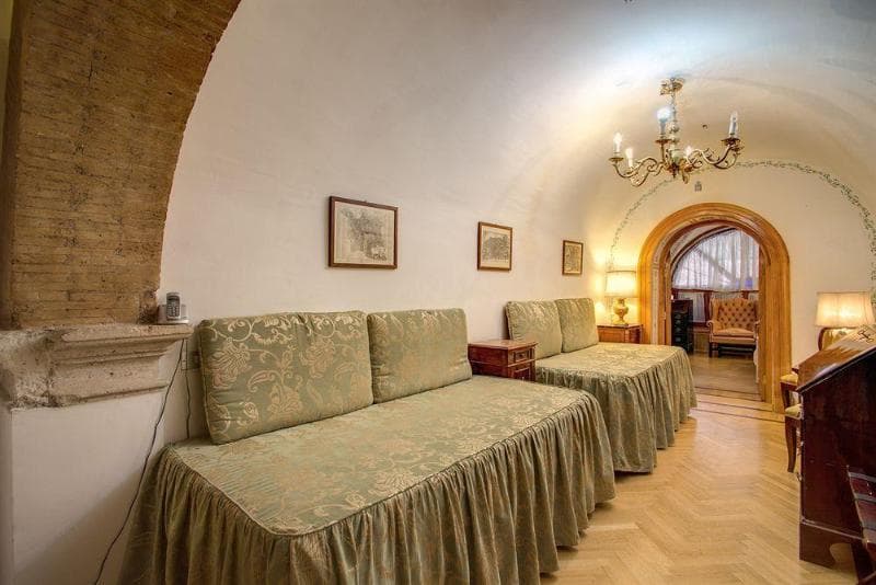 Navona Gallery Garden Suites 2