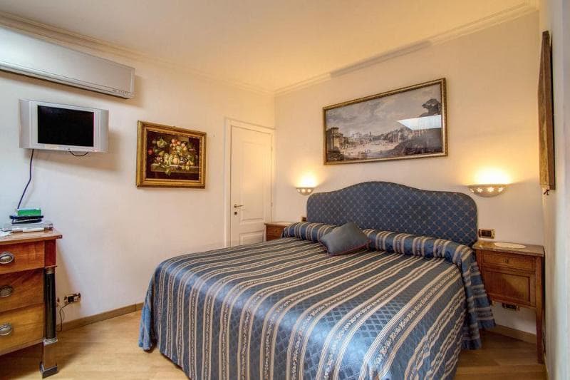 Navona Gallery Garden Suites 3