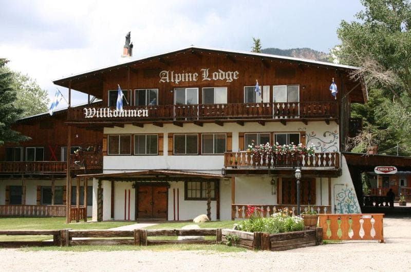Alpine Lodge 2