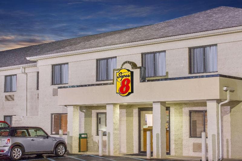 Super 8 By Wyndham Bedford 5