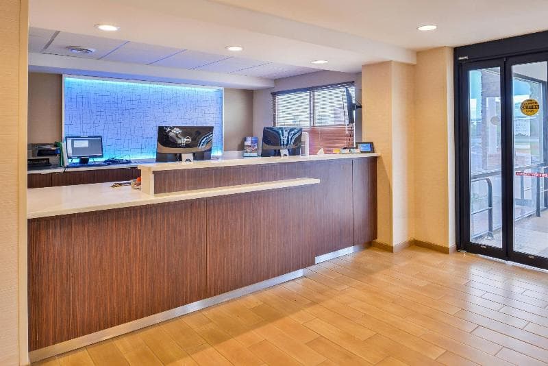 Fairfield Inn Rochester Airport 2