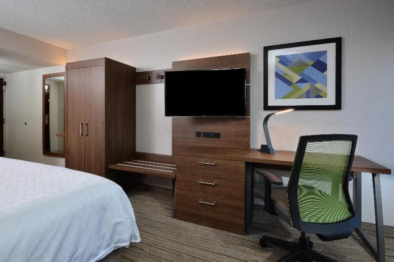 Holiday Inn Express Durham 4