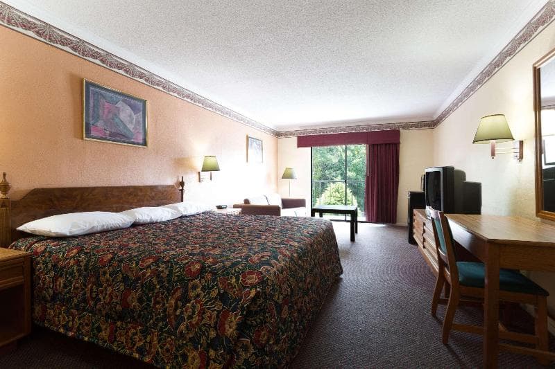 Days Inn By Wyndham Raleigh Downtown South 4