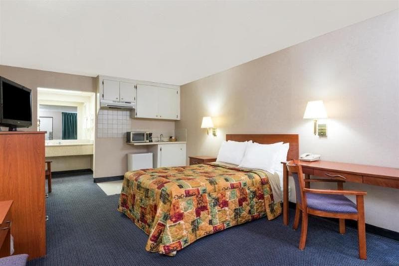 Knights Inn Elizabethtown 2