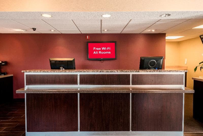 Red Roof Inn Rockford 4