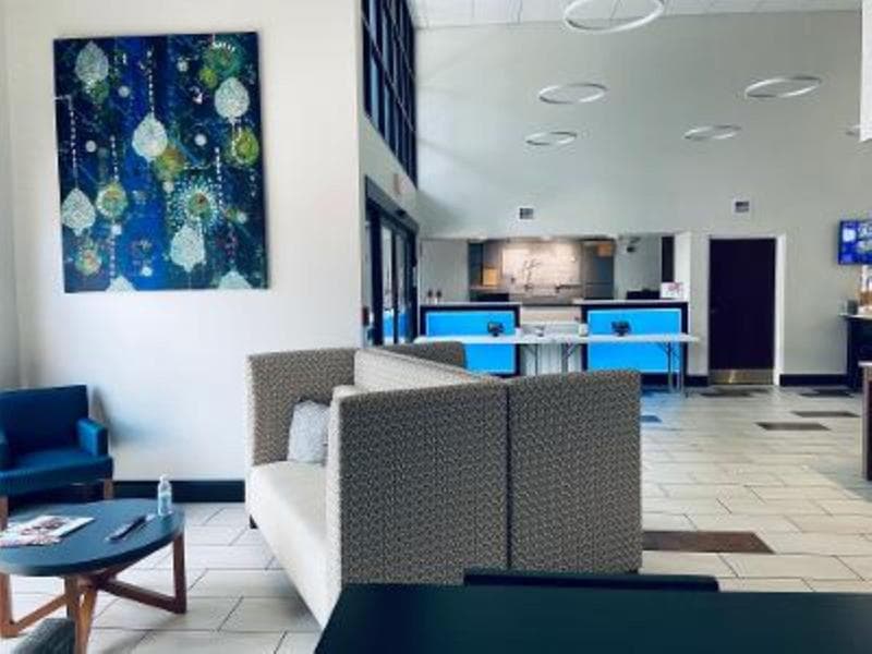 Holiday Inn Express & Suites Fort Payne 2