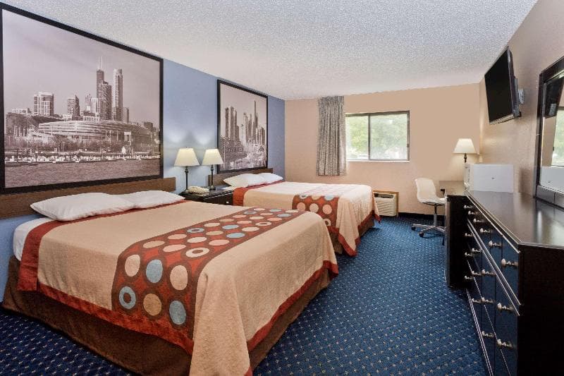 Super 8 by Wyndham Rockford 3