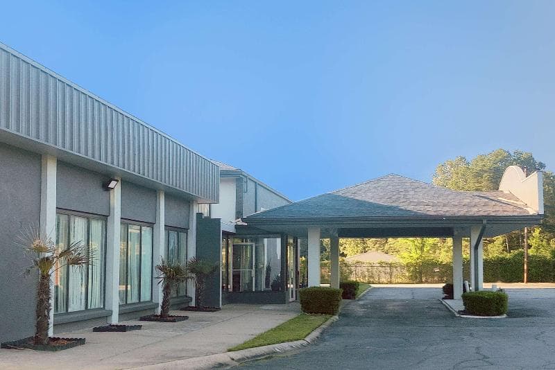 Express Inn And Suites 3