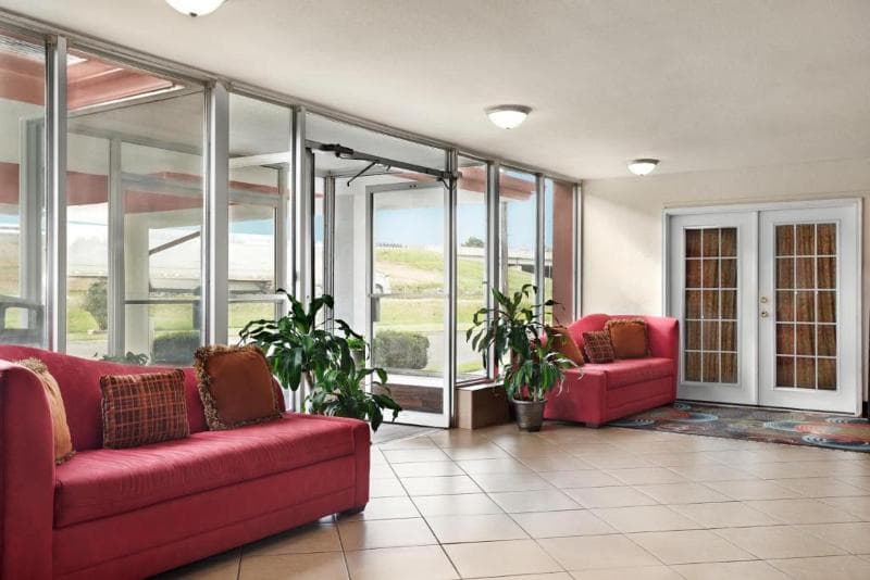 Express Inn And Suites 4