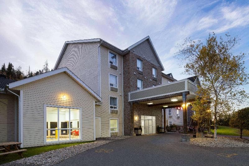 Super 8 by Wyndham Sainte Agathe Des Monts 3