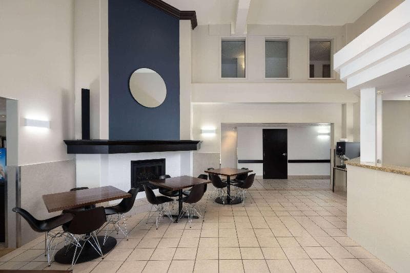 Super 8 by Wyndham Sainte Agathe Des Monts 5