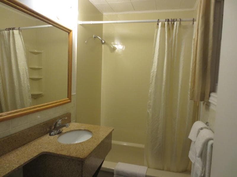 Knights Inn Arnprior 3