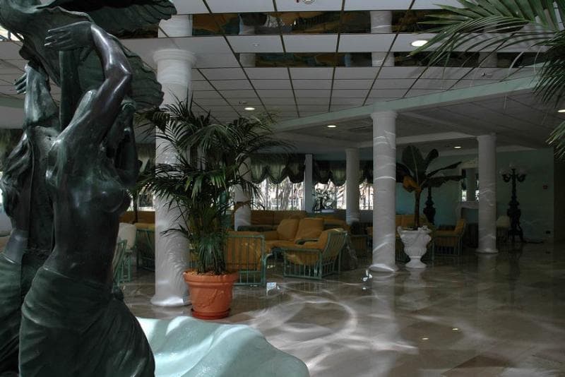 Domizia Palace 3