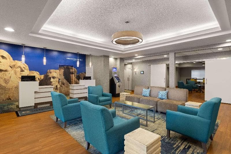 La Quinta Inn & Suites by Wyndham WaTiki Waterpark 5
