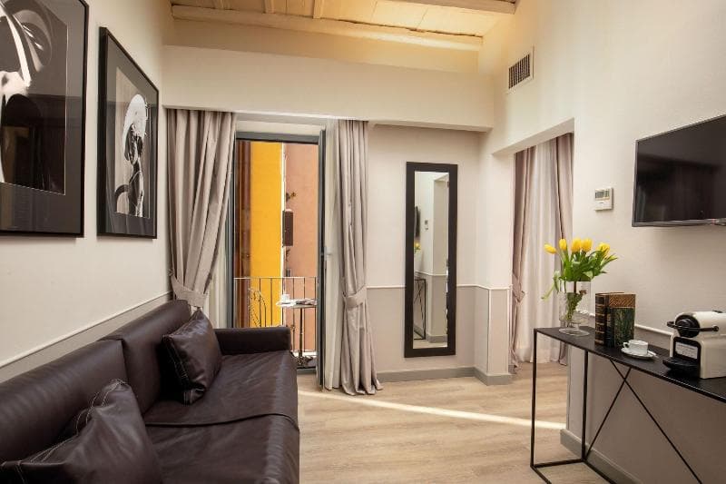Condotti Palace 2