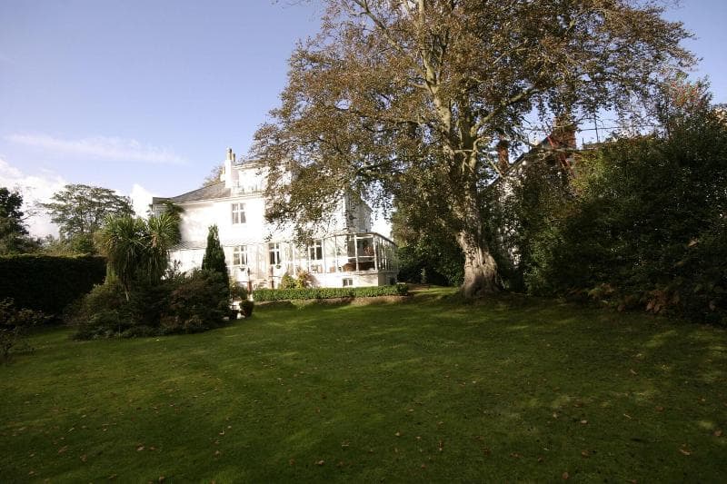 Fines Bayliwick Hotel photo 1