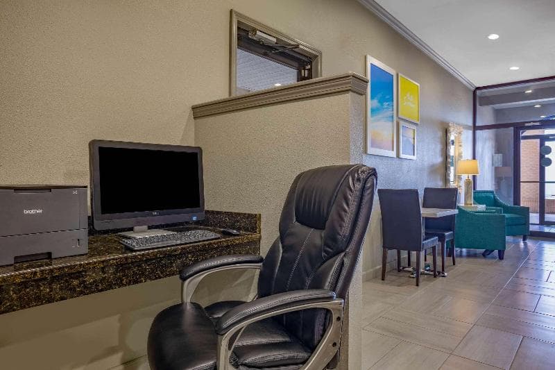 Days Inn By Wyndham Lonoke photo 1