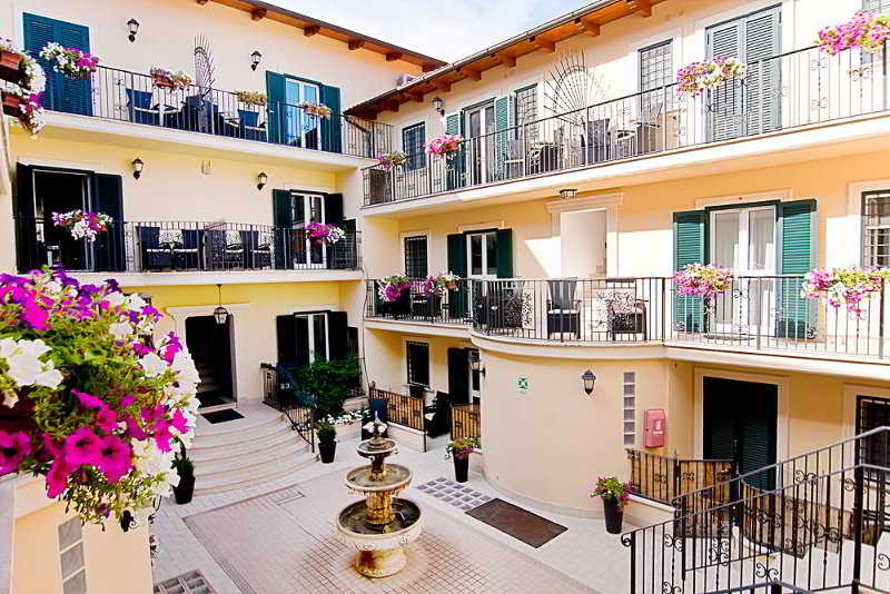 Aurelia Vatican 4