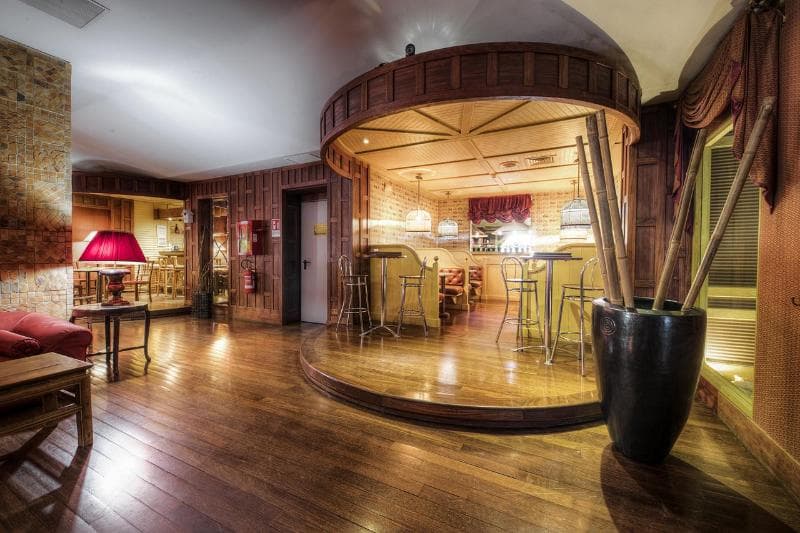 Colony Hotel photo 1