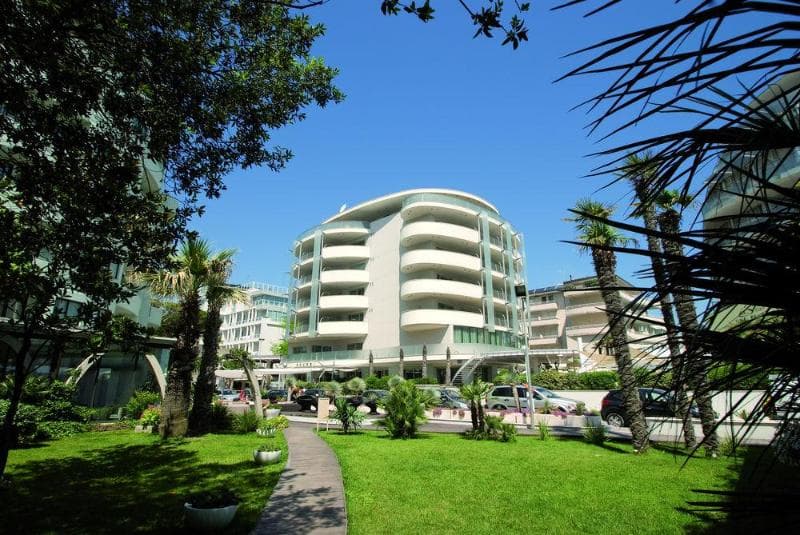 Premier & Suites 3
