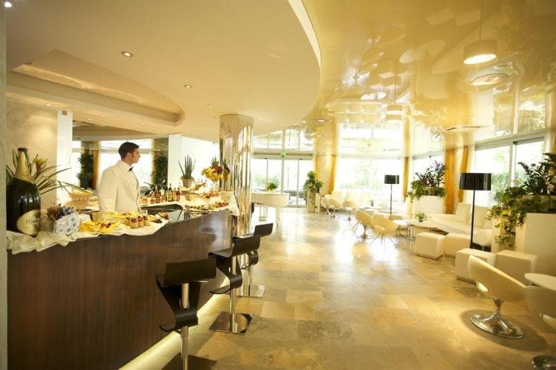Premier & Suites photo 1
