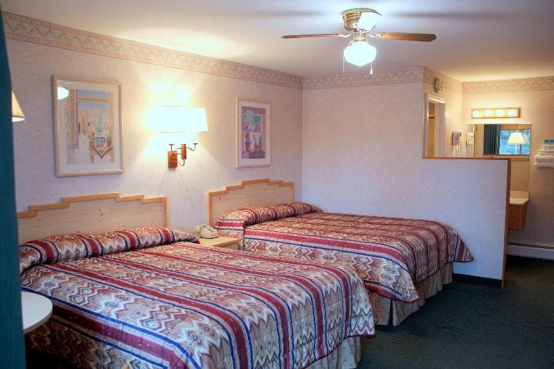 Spirit Lake Lodge 3