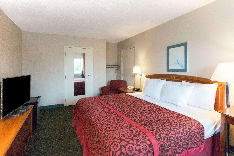 Days Inn by Wyndham Richmond 2