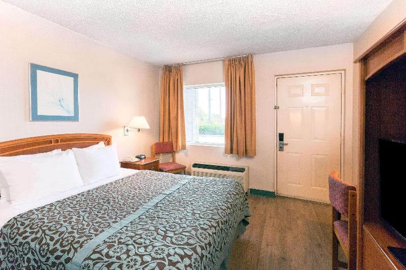 Days Inn by Wyndham Richmond 5
