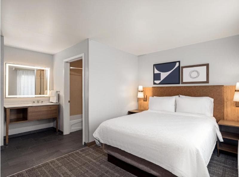 Staybridge Suites Rochester University 4