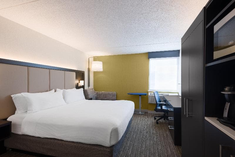 Holiday Inn Express Ramsey-Mahwah photo 1
