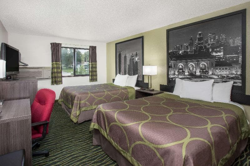 Super 8 by Wyndham Independence Kansas City 2