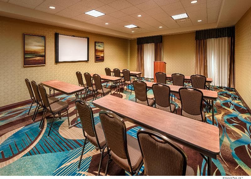 Holiday Inn Express Red Bluff-South Redding Area 5