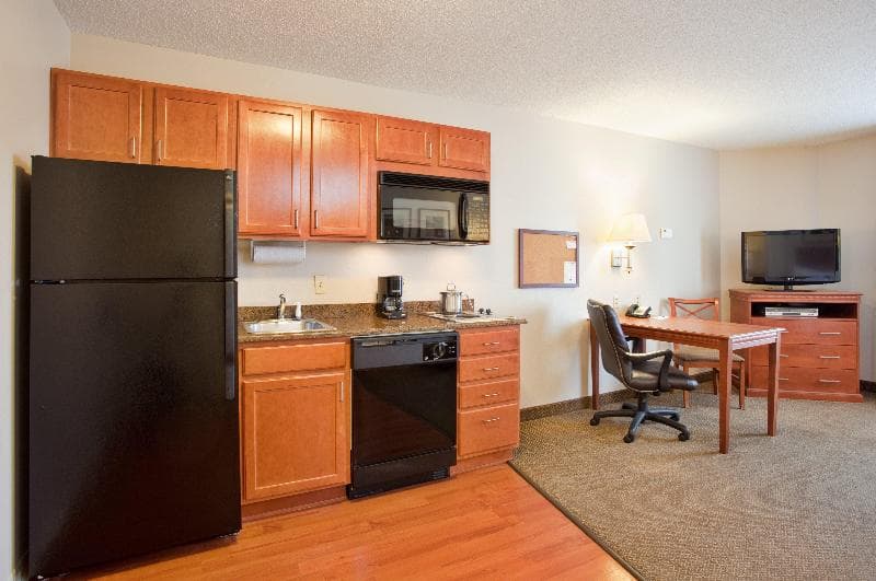Candlewood Suites Rockford 2