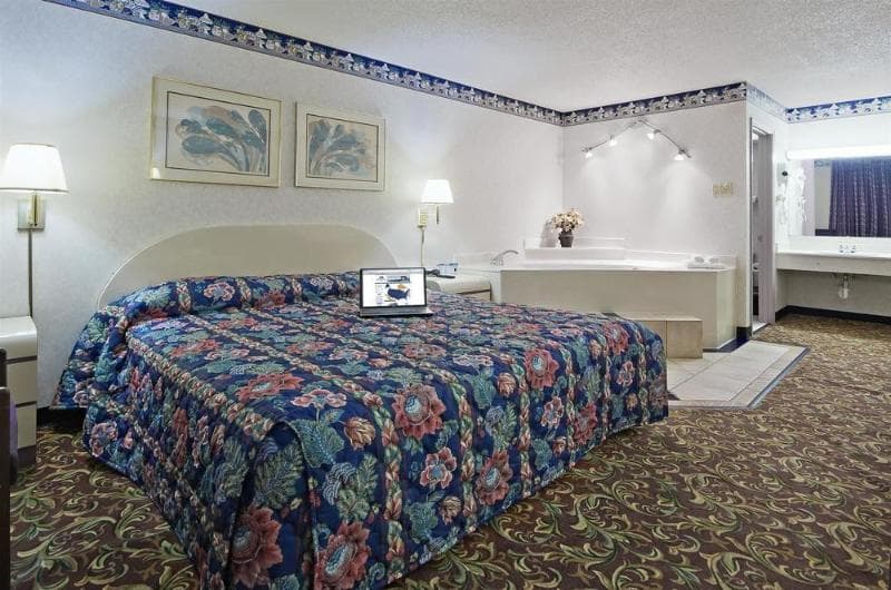 Americas Best Value Inn And Suites Dalton photo 1