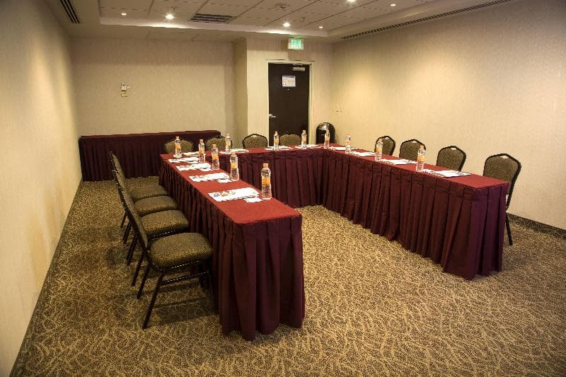 Excellence Express & Suites photo 1