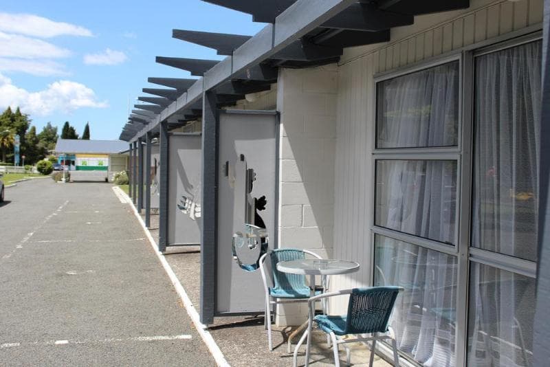 Fairy Springs Motel 5