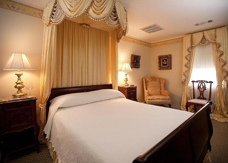Monmouth Historic Inn 4