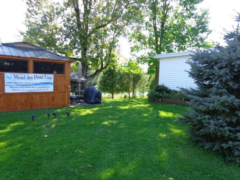 Motel Des Deux Lacs Inc photo 1