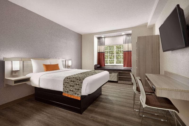 Microtel Inn & Suites by Wyndham Raleigh 3