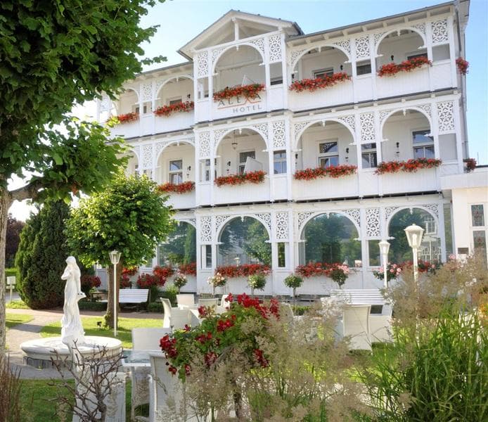 Alexa Hotel main