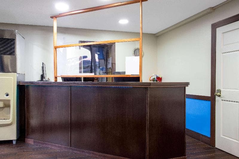 Travelodge By Wyndham Richmond In photo 1