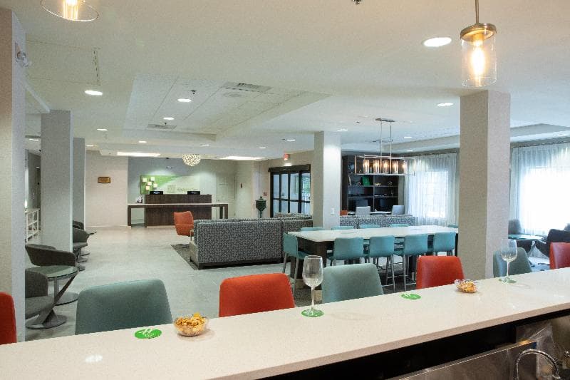 Holiday Inn Hotel & Suites Raleigh-Cary (I-40 @Wal 3