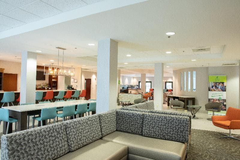 Holiday Inn Hotel & Suites Raleigh-Cary (I-40 @Wal 4