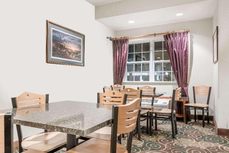 Microtel Inn & Suites by Wyndham Rice Lake 4