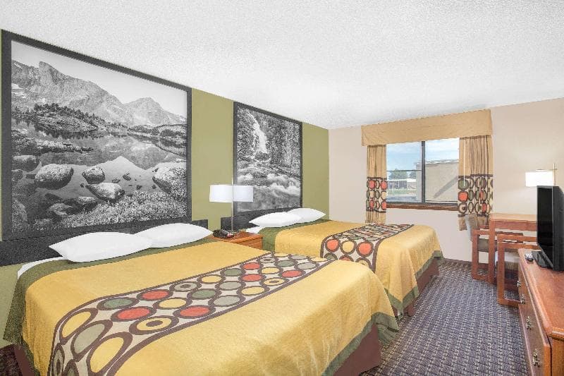 Super 8 By Wyndham Riverton 2