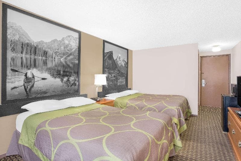 Super 8 By Wyndham Riverton 5