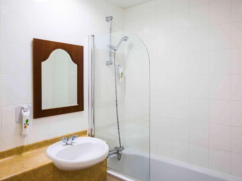 Hotel Ibis Styles Reading Centre 5