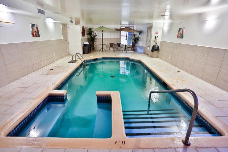 Hotel Le Versailles Saint-Sauveur 5